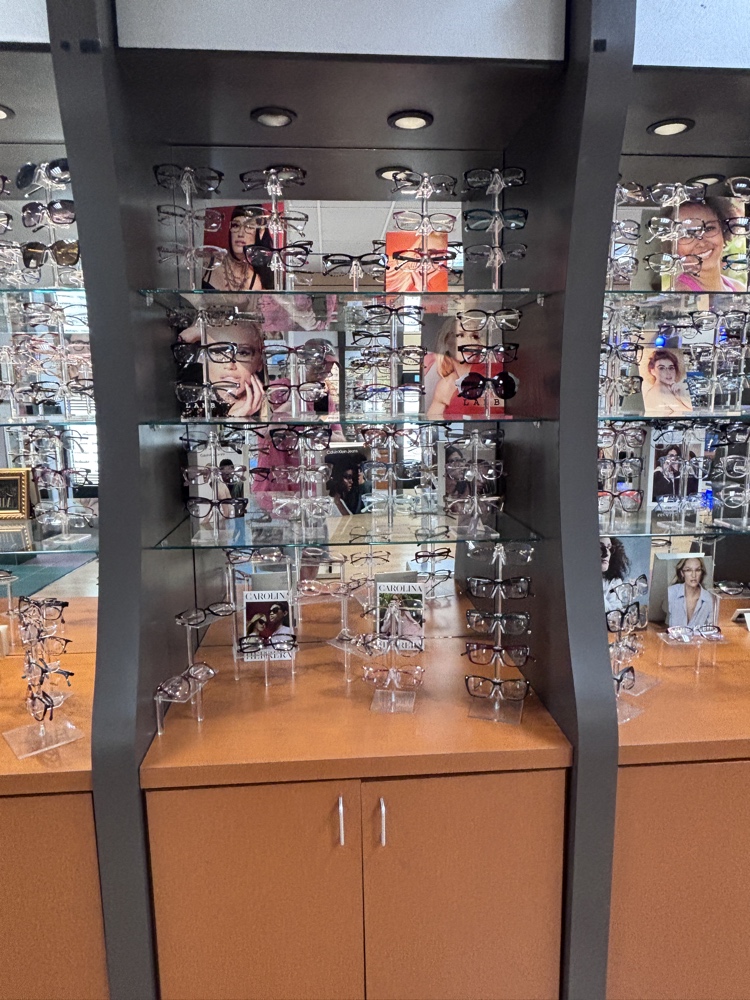 eyewear display Johns Creek